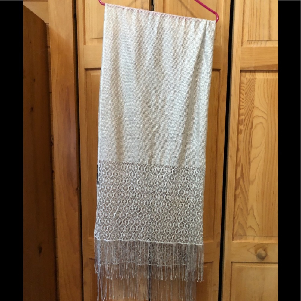 Ladies gray shawl